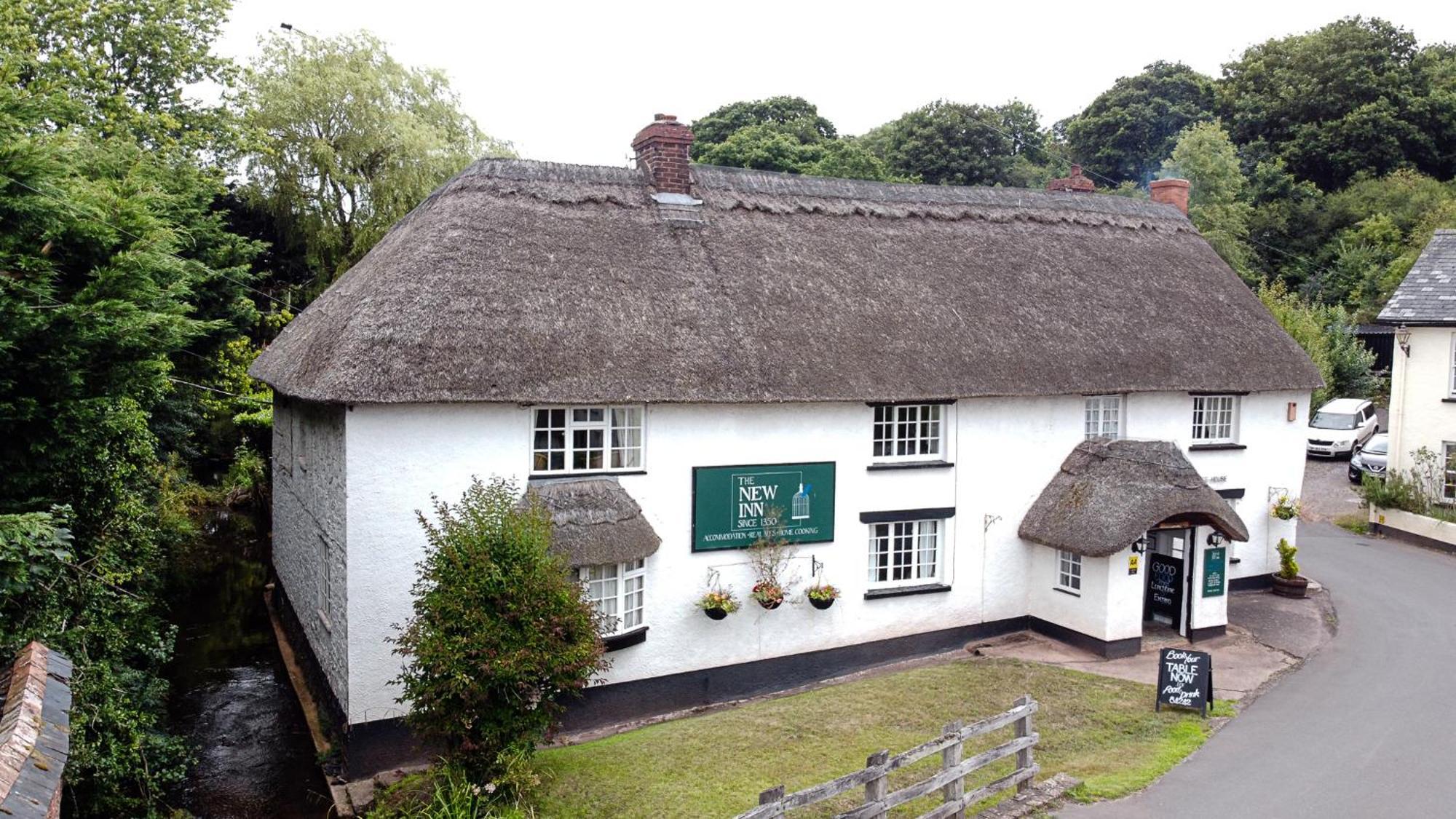 New Inn クレディトン エクステリア 写真